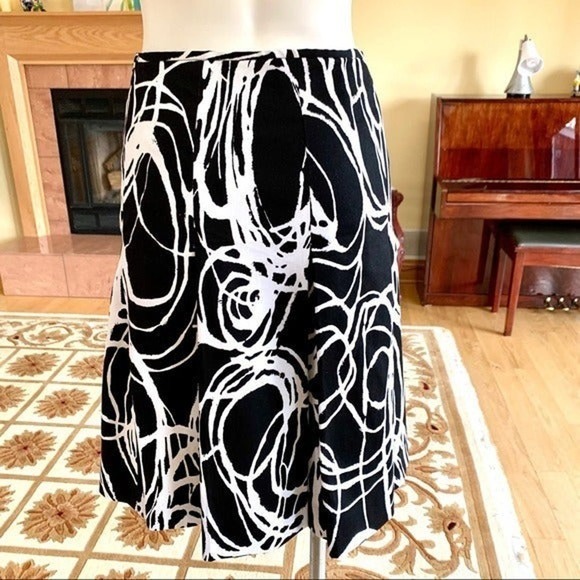 Pleated A-Line Knee Length Graphic Print Skirt Size Medium - Picture 6 of 8